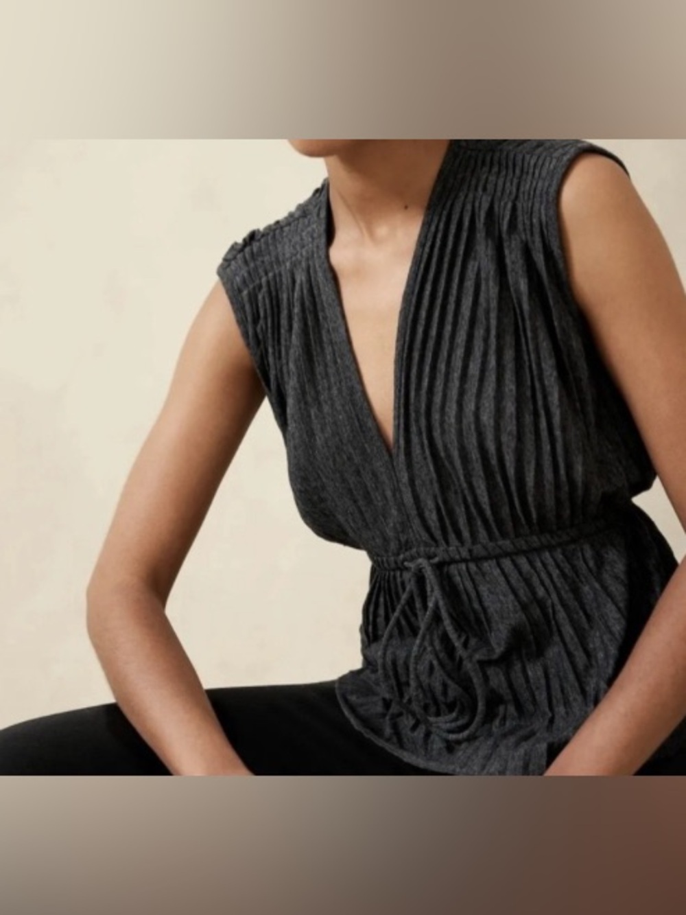 Banana Republic Pleated V-Neck Sleeveless Peplum Top/Dark Gray: M